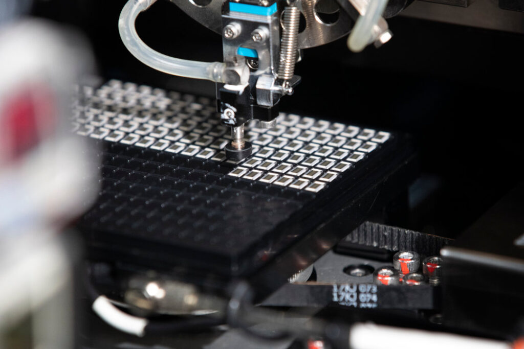 quantum chip image 2 - 1080x720